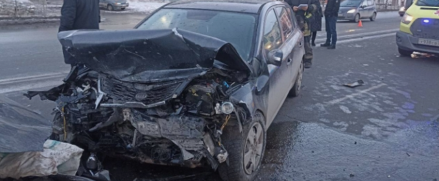 Три человека пострадали в аварии в центре Омска